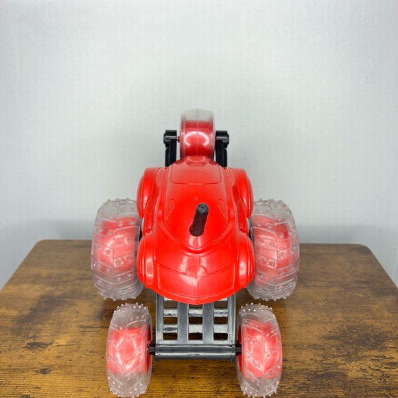 Dynamic Red Remote Control Stunt Car - Picture 3 of 12